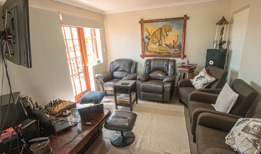 4 Bedroom Property for Sale in Fraaiuitsig Western Cape